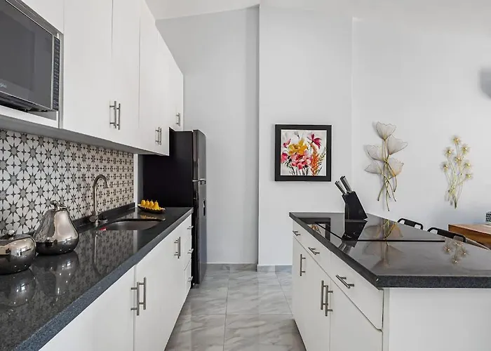 Morgan Residences 607a @ Boutique With Pool, Gym, Ferienhaus