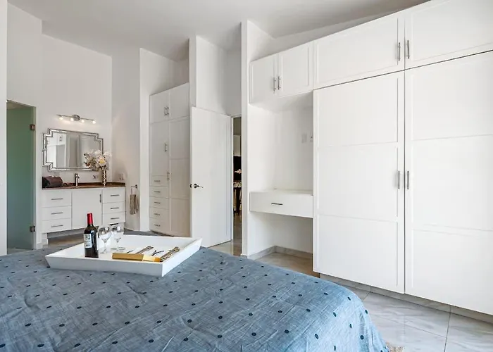 Ferienhaus Morgan Residences 607a @ Boutique With Pool, Gym,