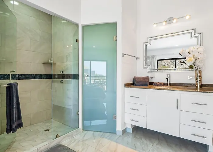 Ferienhaus Morgan Residences 607a @ Boutique With Pool, Gym,